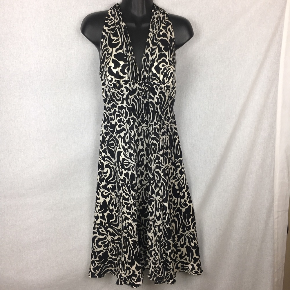 White House Black Market Dress Size 6 padded bra